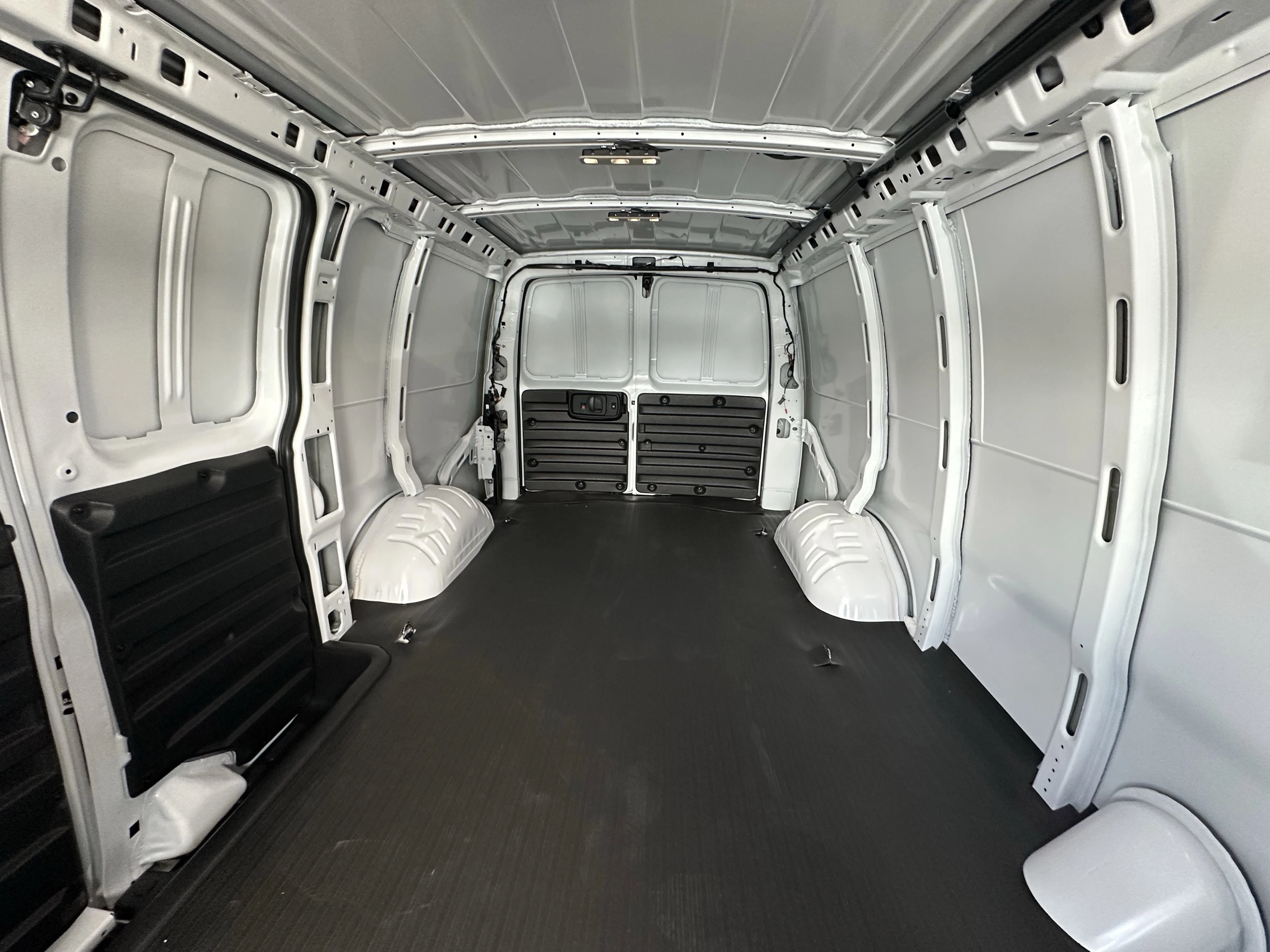 New 2026 Summit White Chevrolet RWD 3500 135 image 15