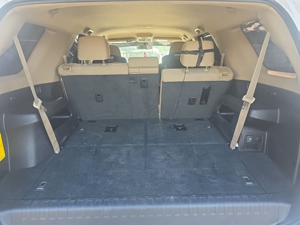 Used 2017 White Toyota SR5 image 11