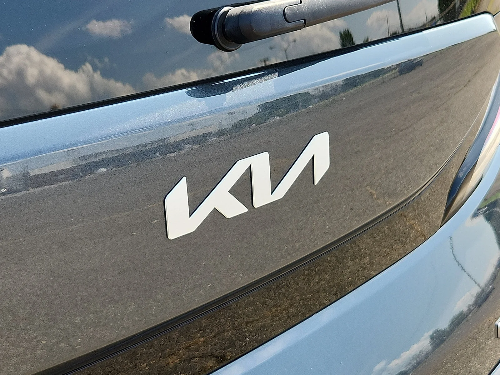 Used 2023 Gray Kia EX image 31