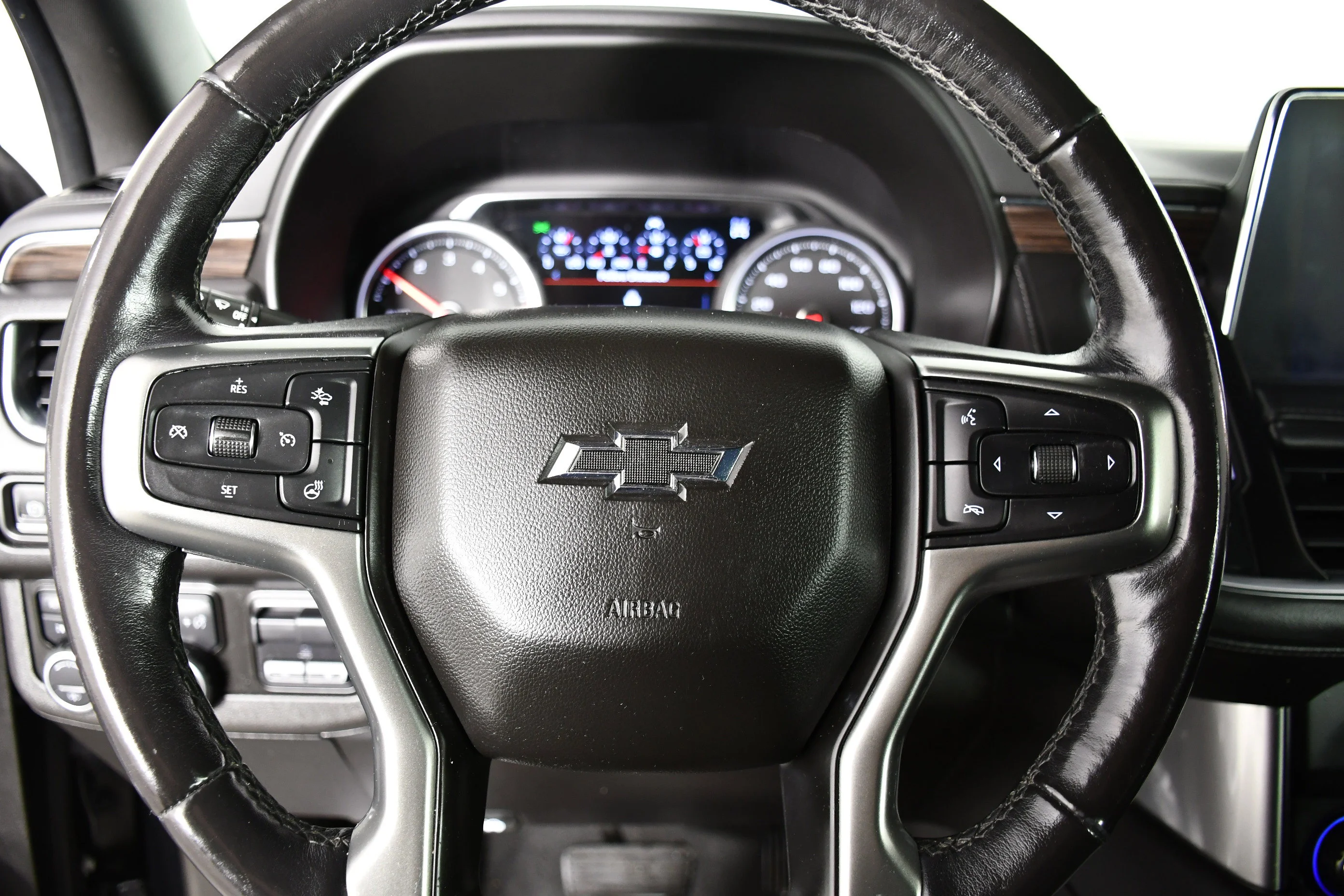 Used 2021 Black Chevrolet Z71 image 20