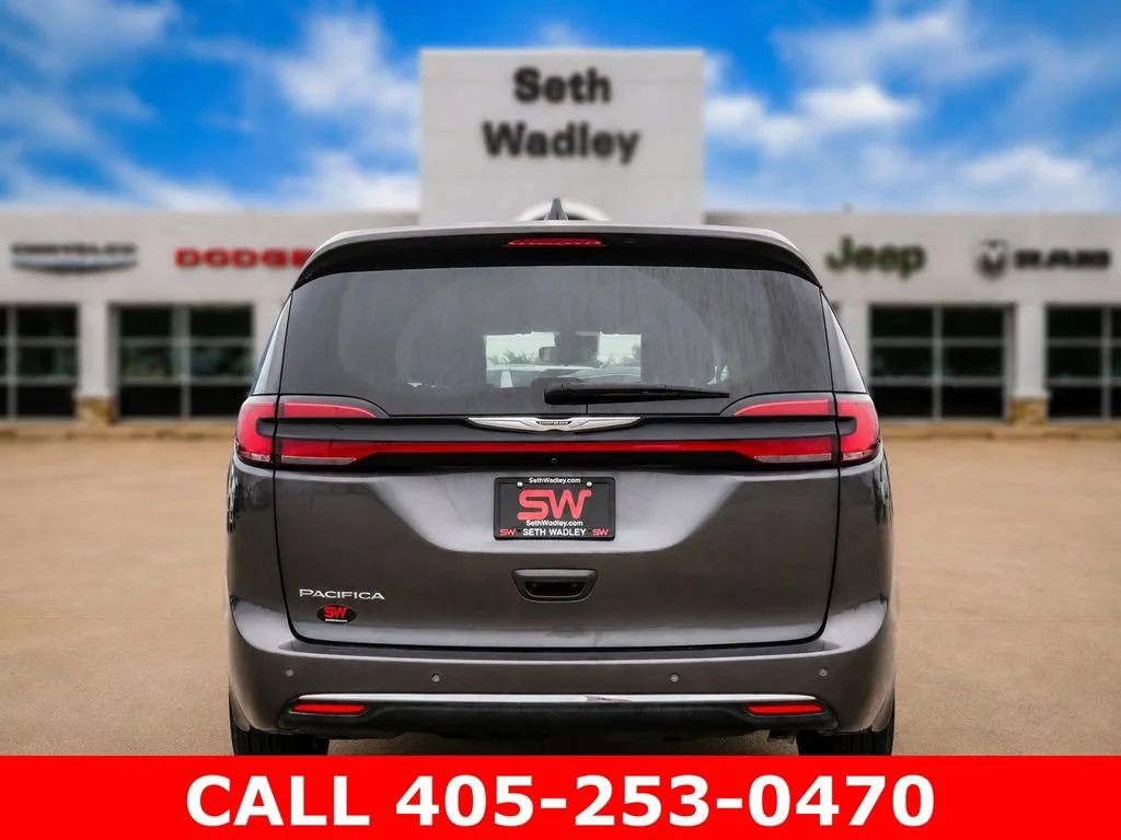 Used 2023 Gray Chrysler Touring L image 6