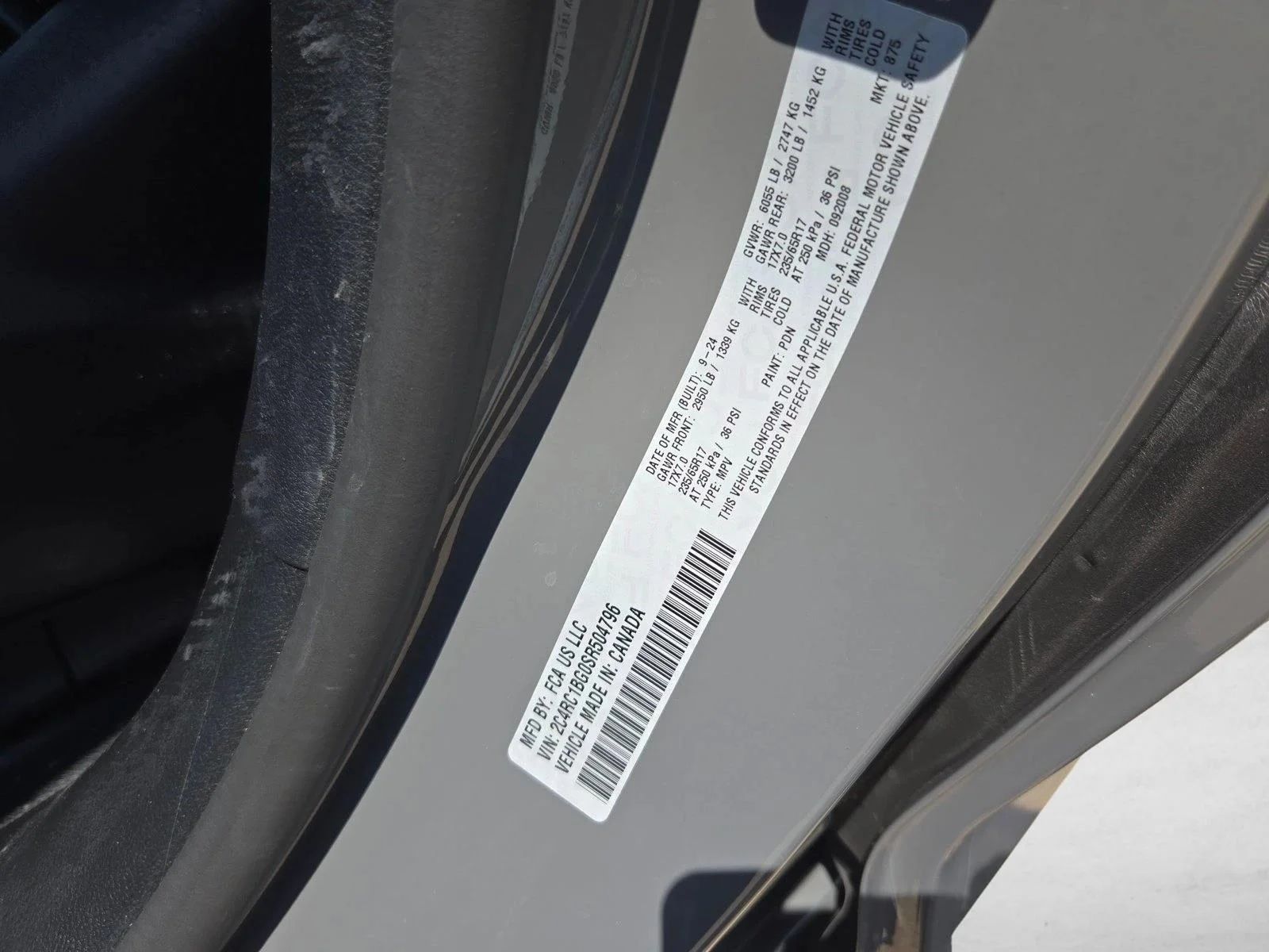 Used 2025 Ceramic Gray Clearcoat Chrysler Select image 24