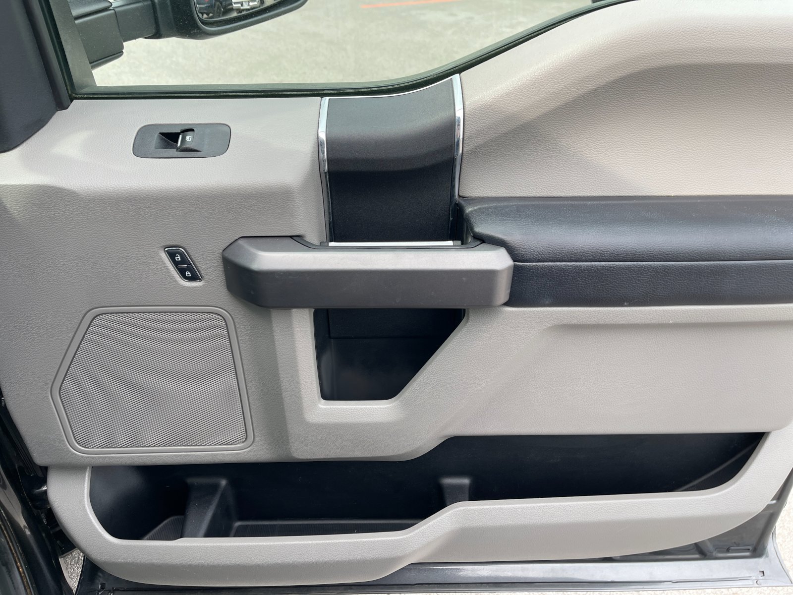 Used 2018 Magnetic Ford XLT image 18