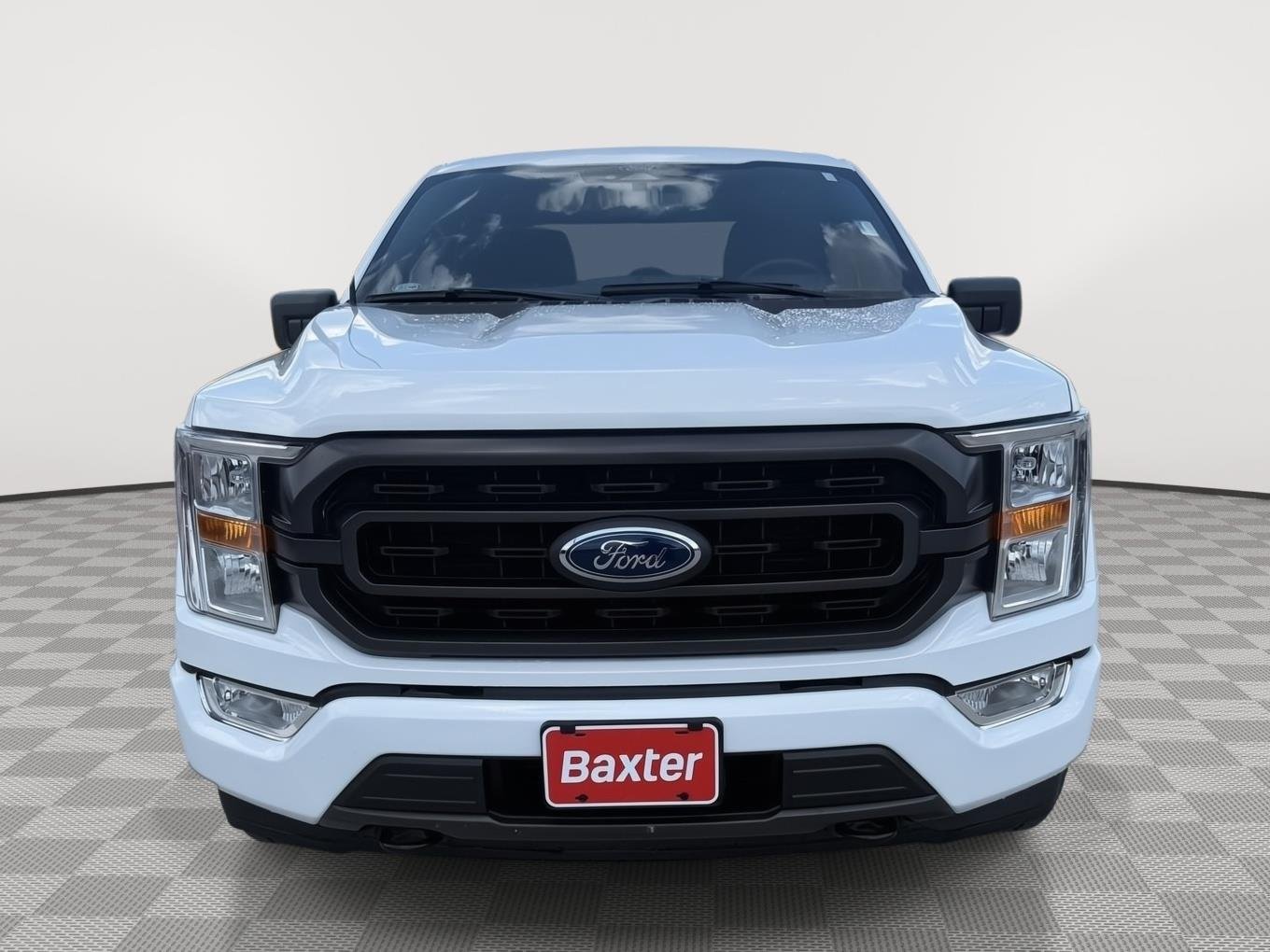 Certified Used 2022 Oxford White Ford XLT image 2