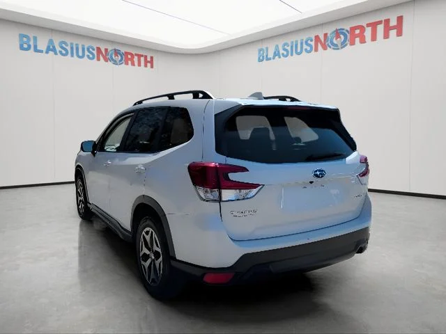 Used 2022 White Subaru Premium image 7