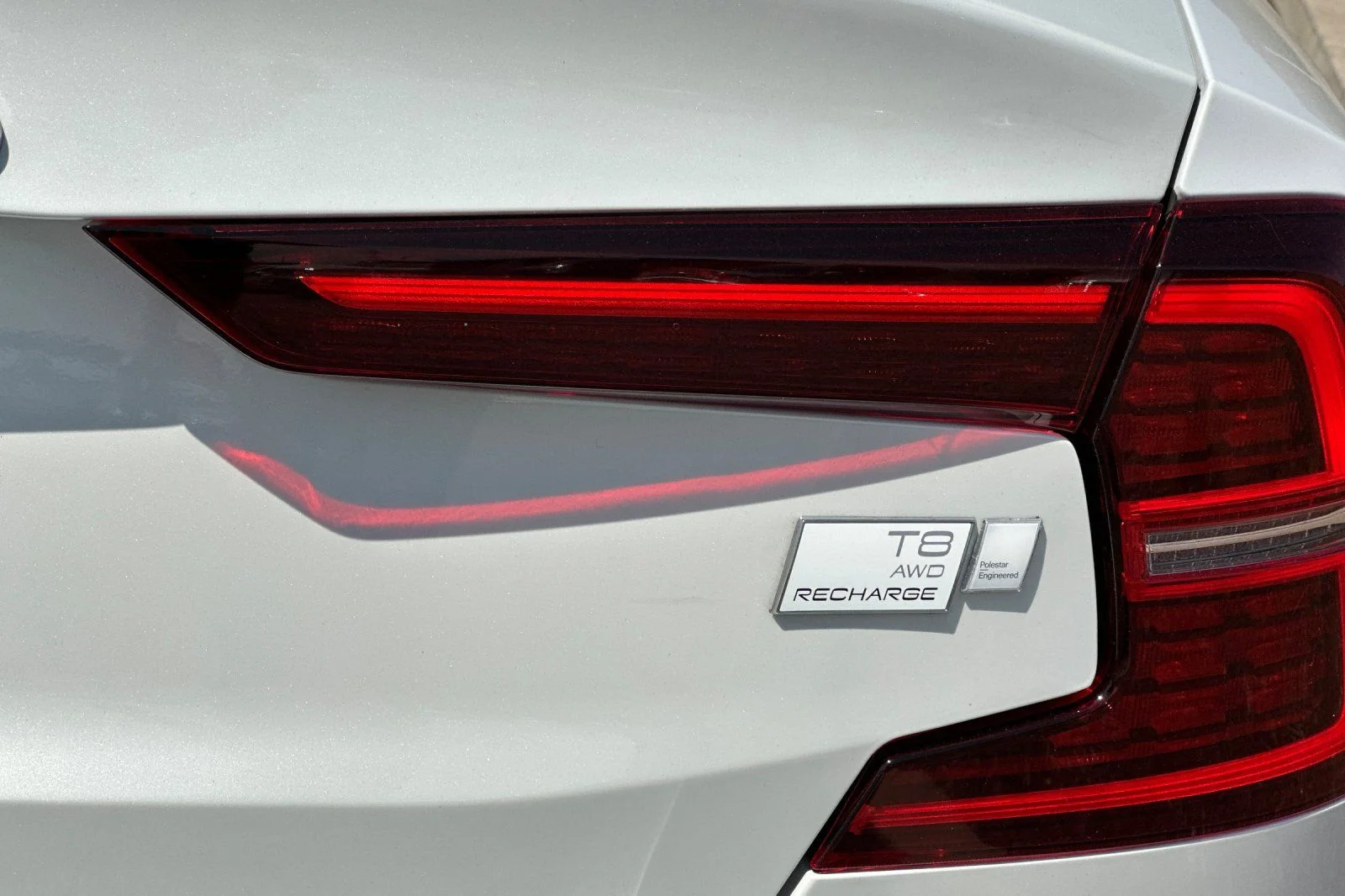 Used 2021 White Volvo T8 Inscription image 31