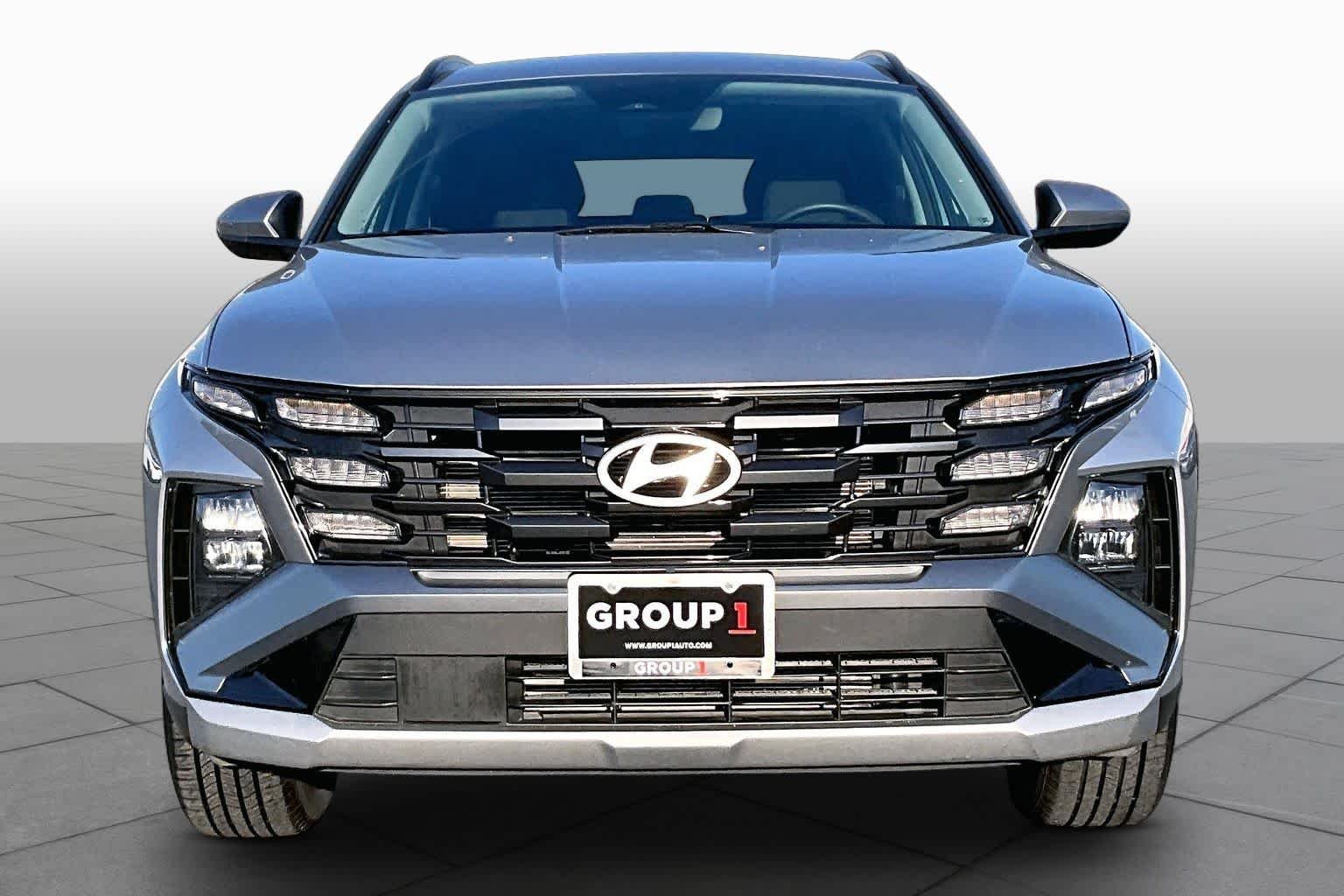 Used 2025 Shimmering Silver Hyundai SEL image 4