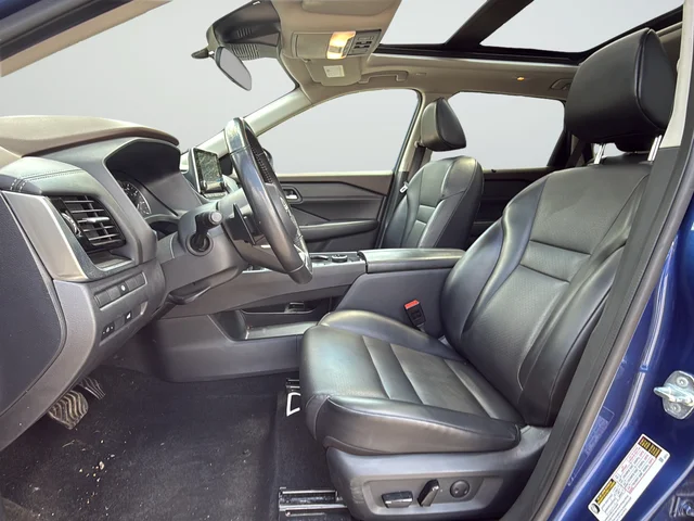 Used 2022 Blue Nissan SV image 14