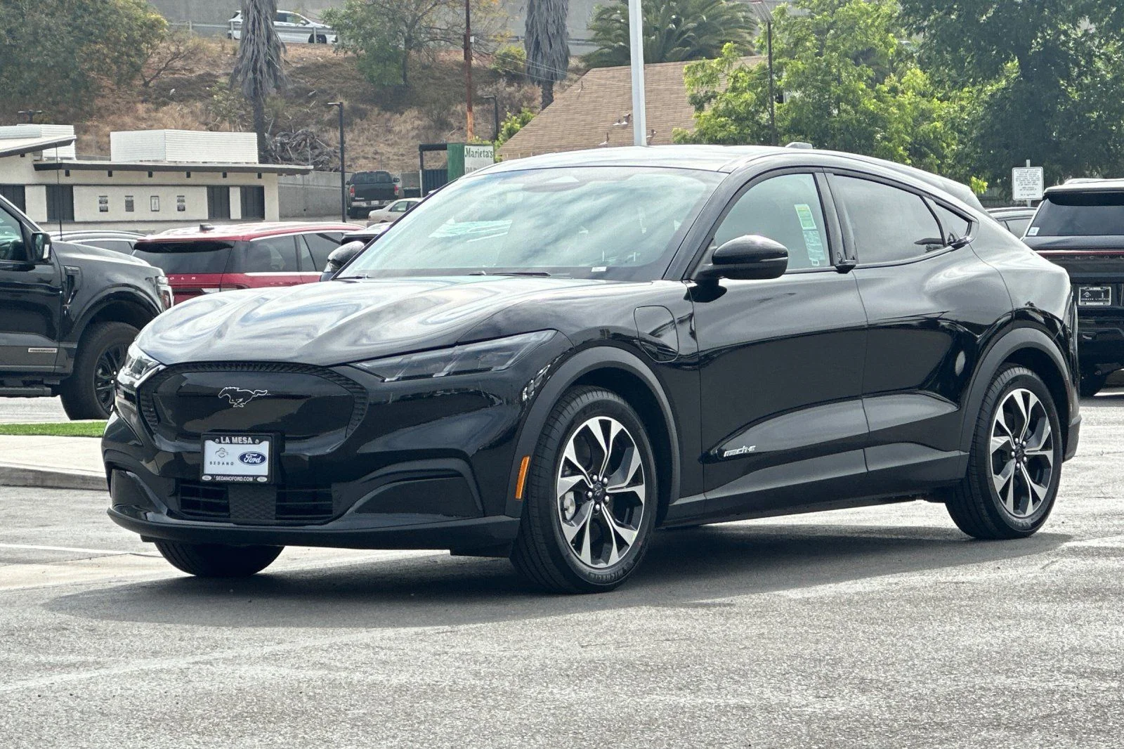 New 2026 Shadow Black Ford Select image 7