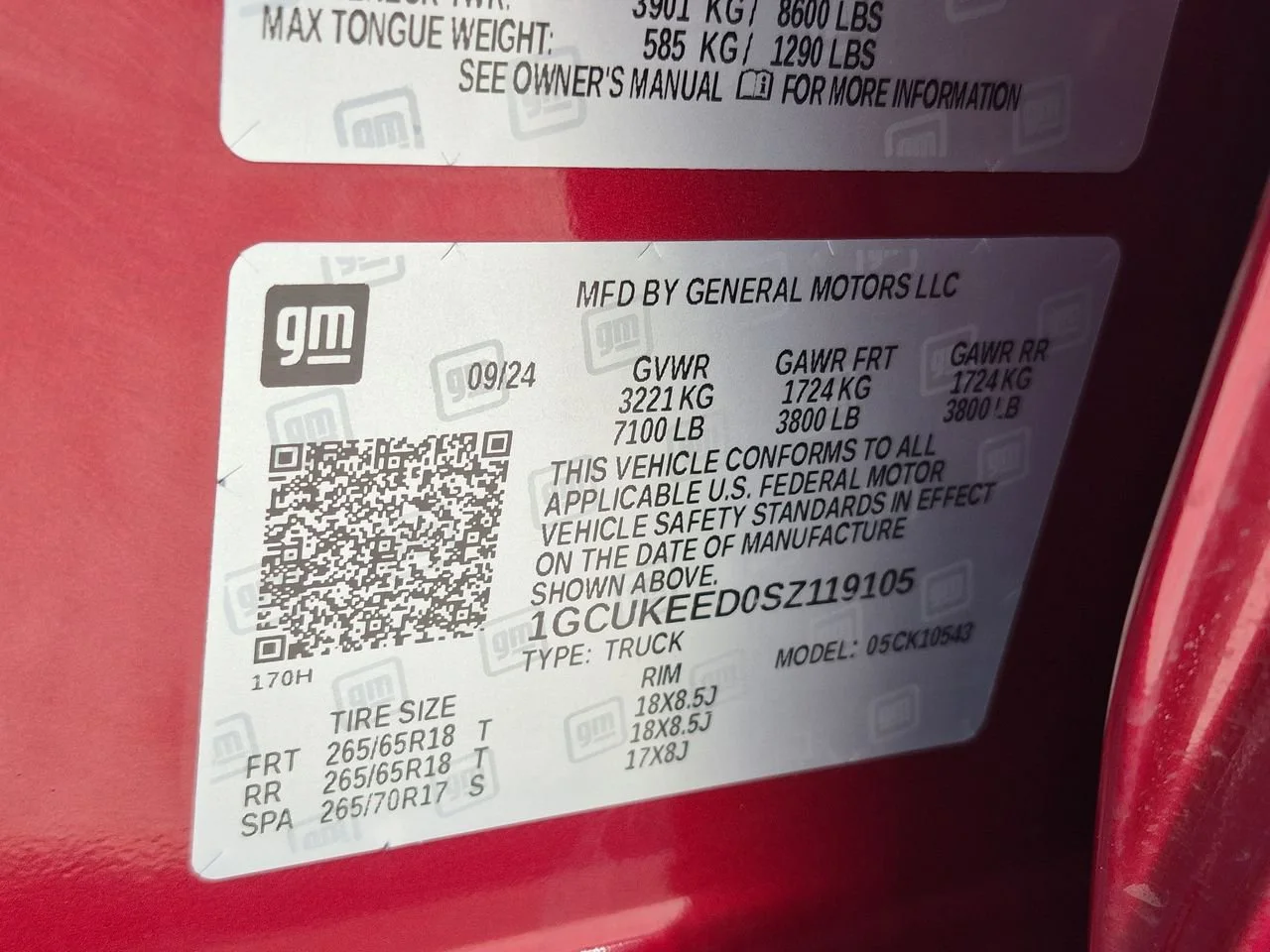Used 2025 Radiant Red Tintcoat Chevrolet RST image 34