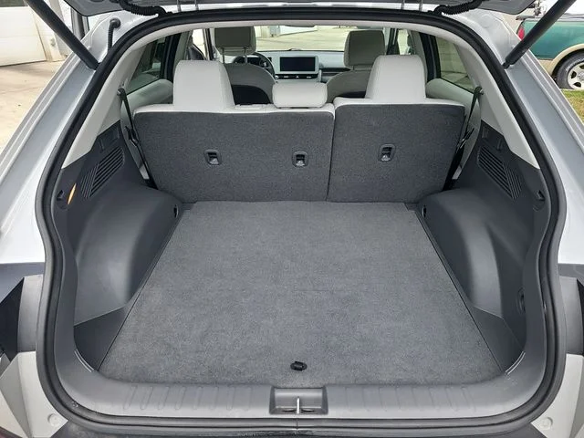 Used 2023 Gray Hyundai SEL image 12