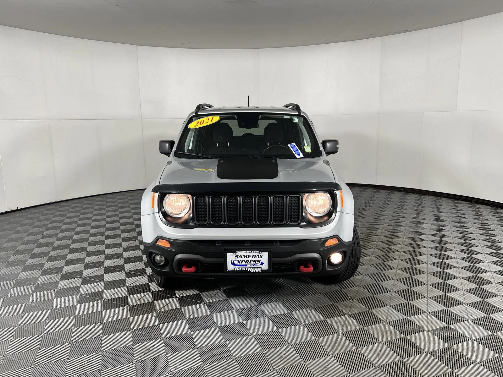 Used 2021 Glacier Metallic Clearcoat Jeep Trailhawk image 5