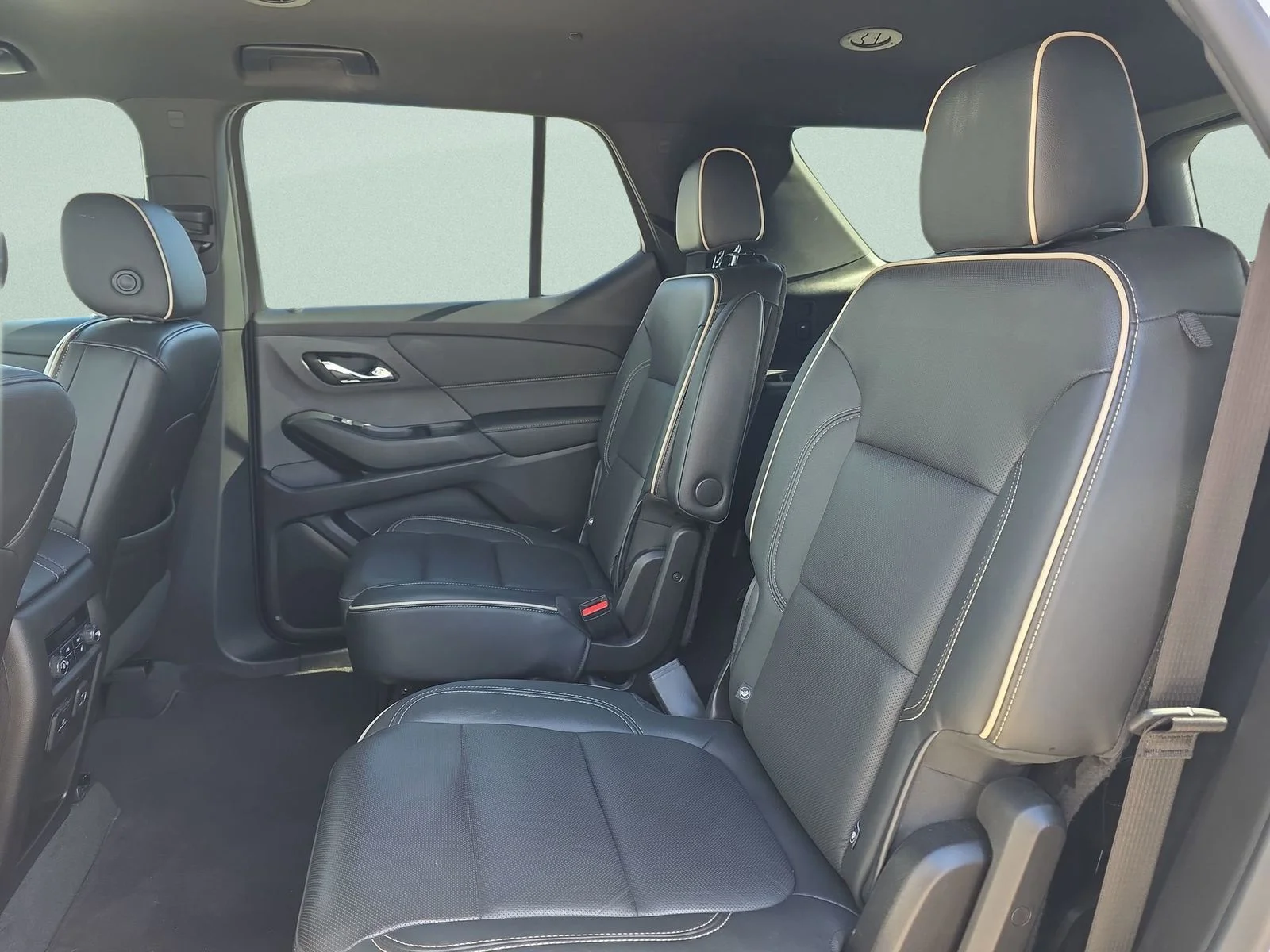 Used 2022 Beige Chevrolet Premier image 24
