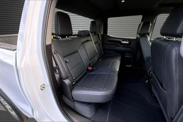 Used 2024 Summit White GMC SLT image 25