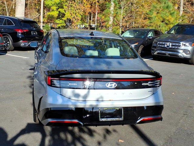 2026 Hyundai Sonata SEL Sport photo 4