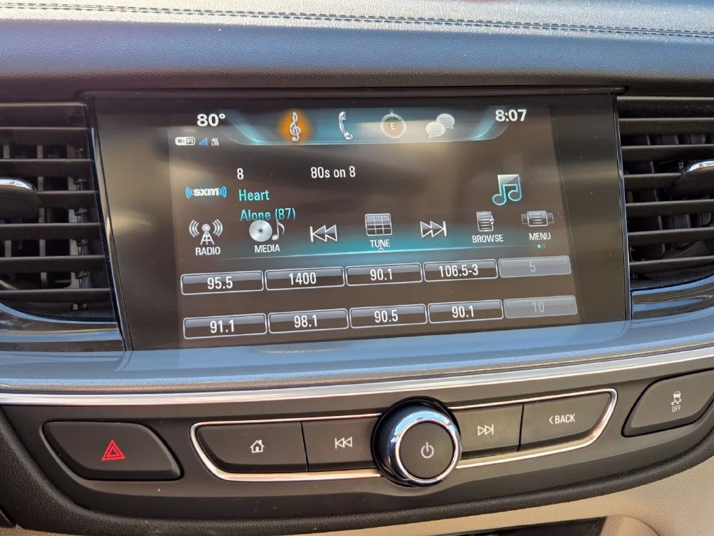 Used 2018 Red Buick Preferred image 27
