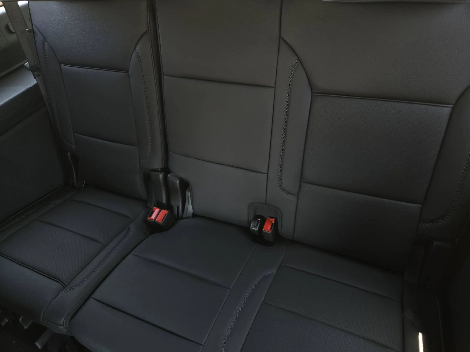 2026 GMC Yukon XL Denali - Photo 6