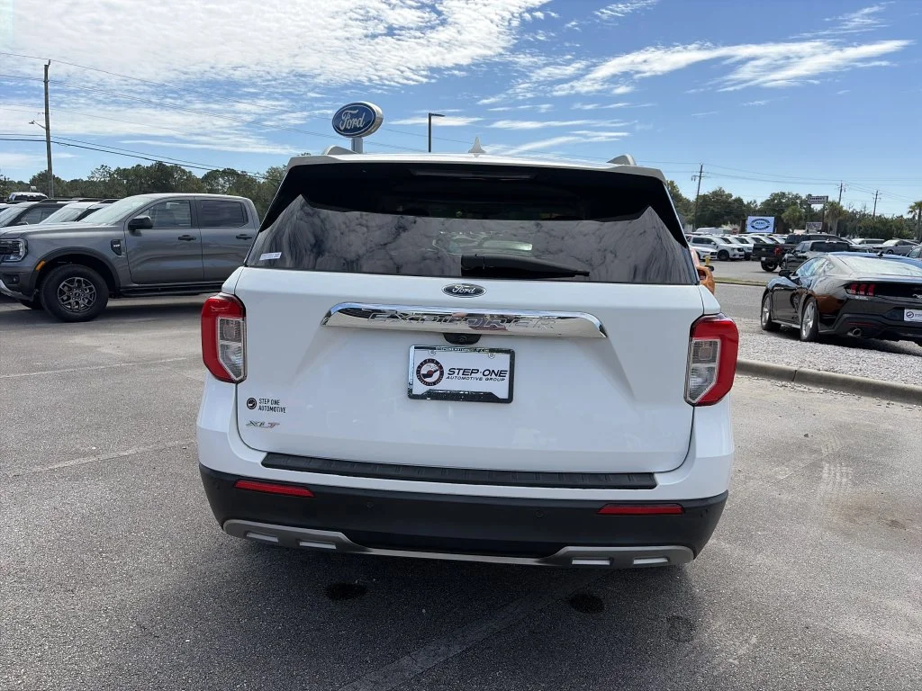 Used 2021 White Ford XLT image 6