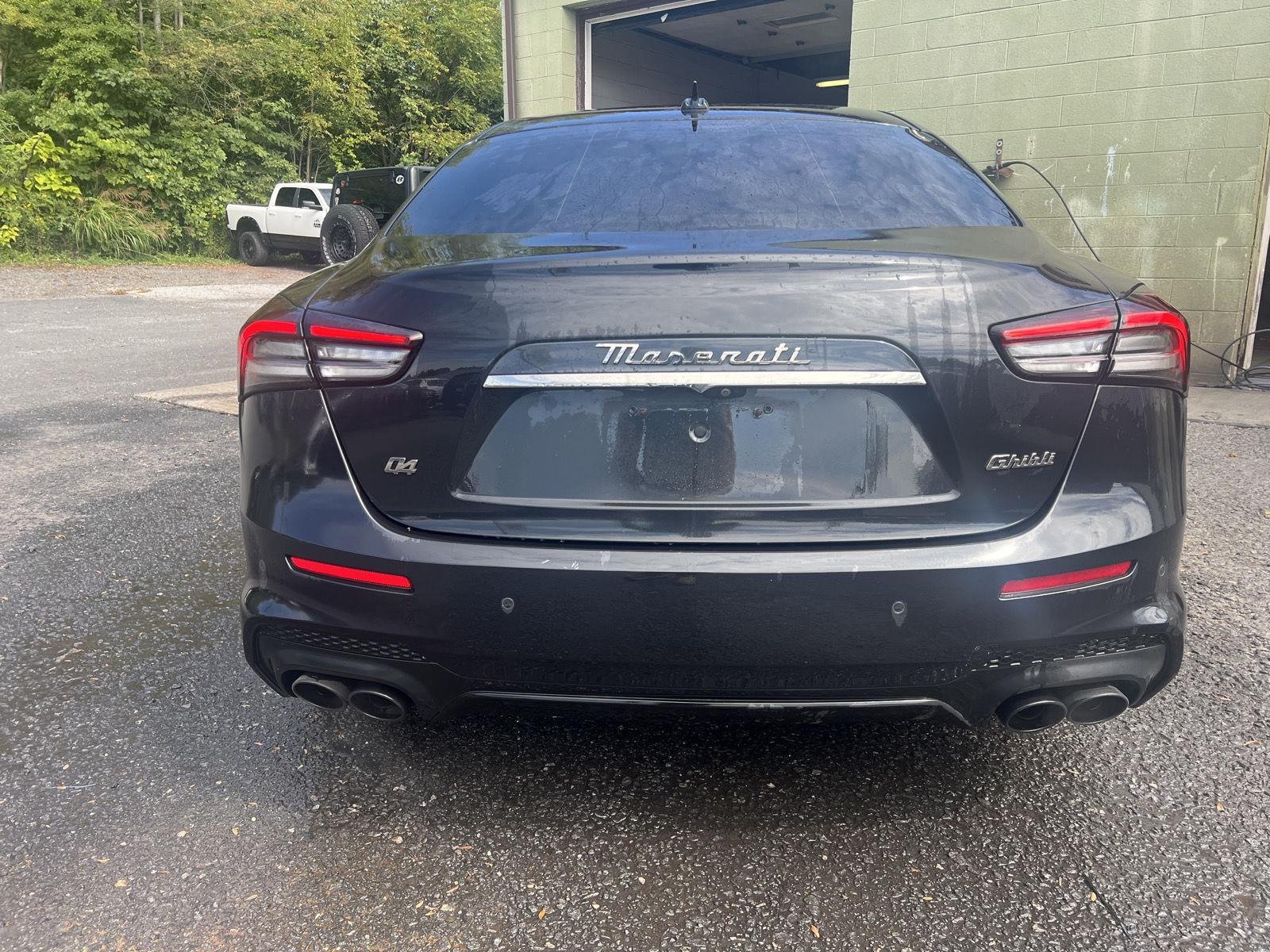Used 2023 Nero Ribelle Metallic Maserati Modena Q4 image 4