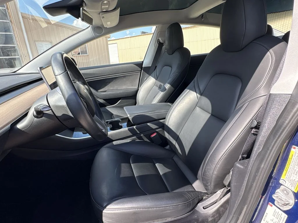 Used 2018 Deep Blue Metallic Tesla Long Range image 12