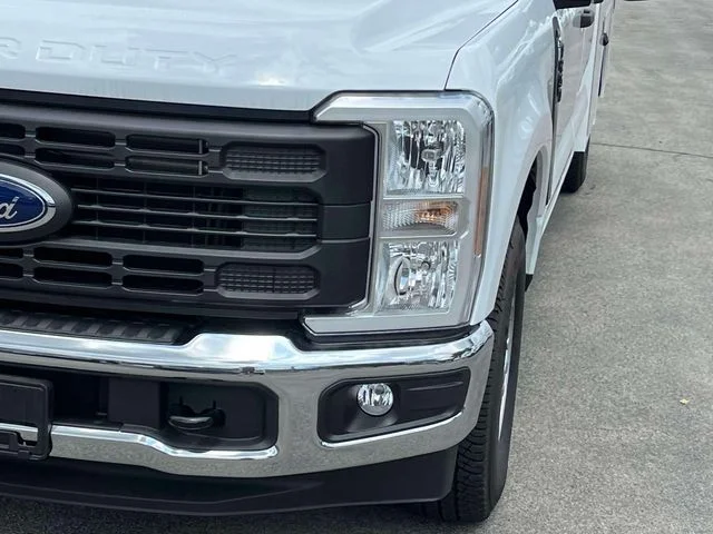 New 2026 Oxford White Ford F-250® XL image 9