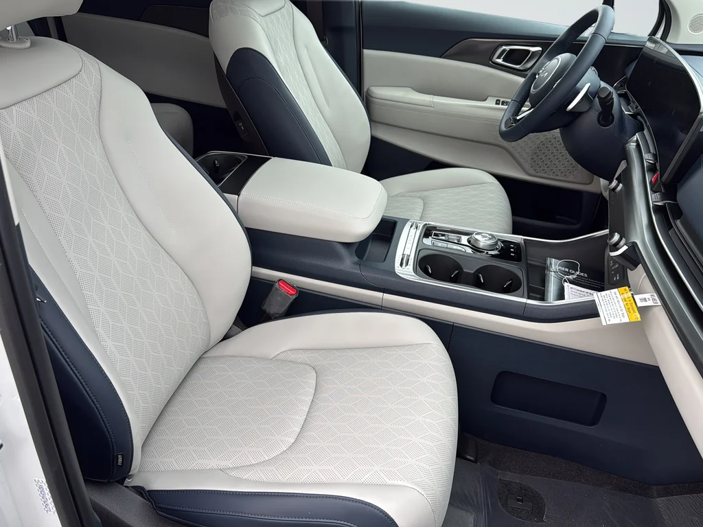 New 2026 Snow White Pearl Kia SX image 9
