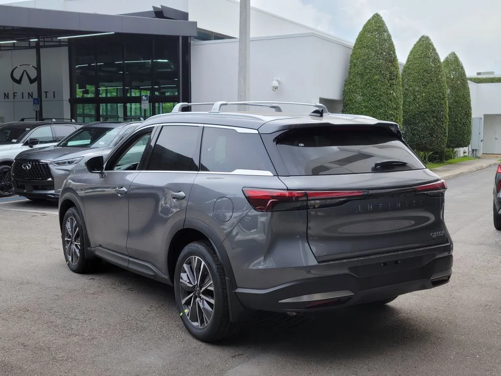 New 2027 GRAPHITE SHADOW INFINITI Luxe FWD image 4