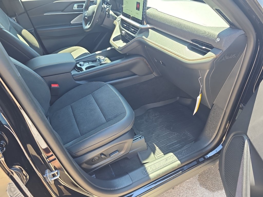 New 2026 Agate Black Metallic Ford Tremor® image 38