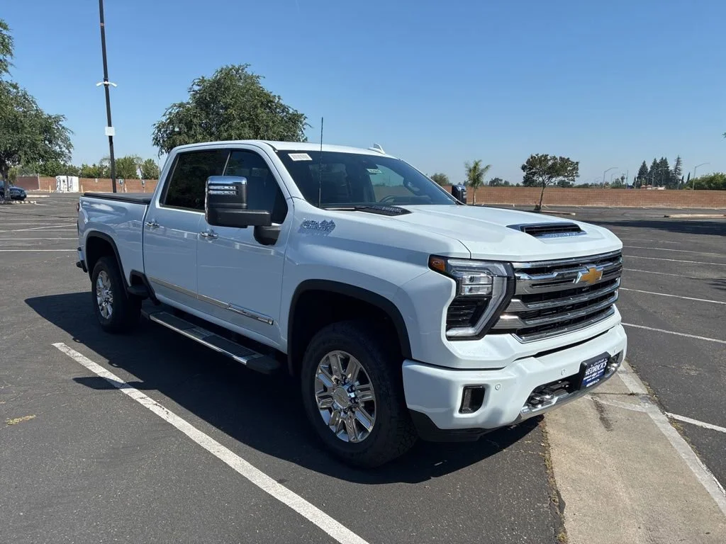 2026 Chevrolet Silverado HD High Country 4WD Crew Cab Standard Box's photo