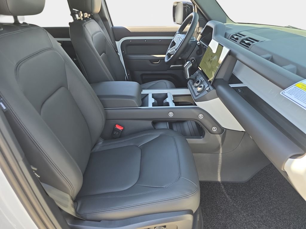New 2026 Fuji White Land Rover S image 10