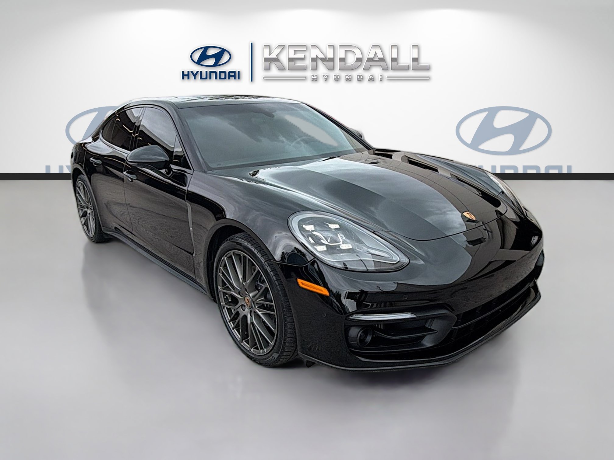 2023 Porsche Panamera Platinum Edition's photo