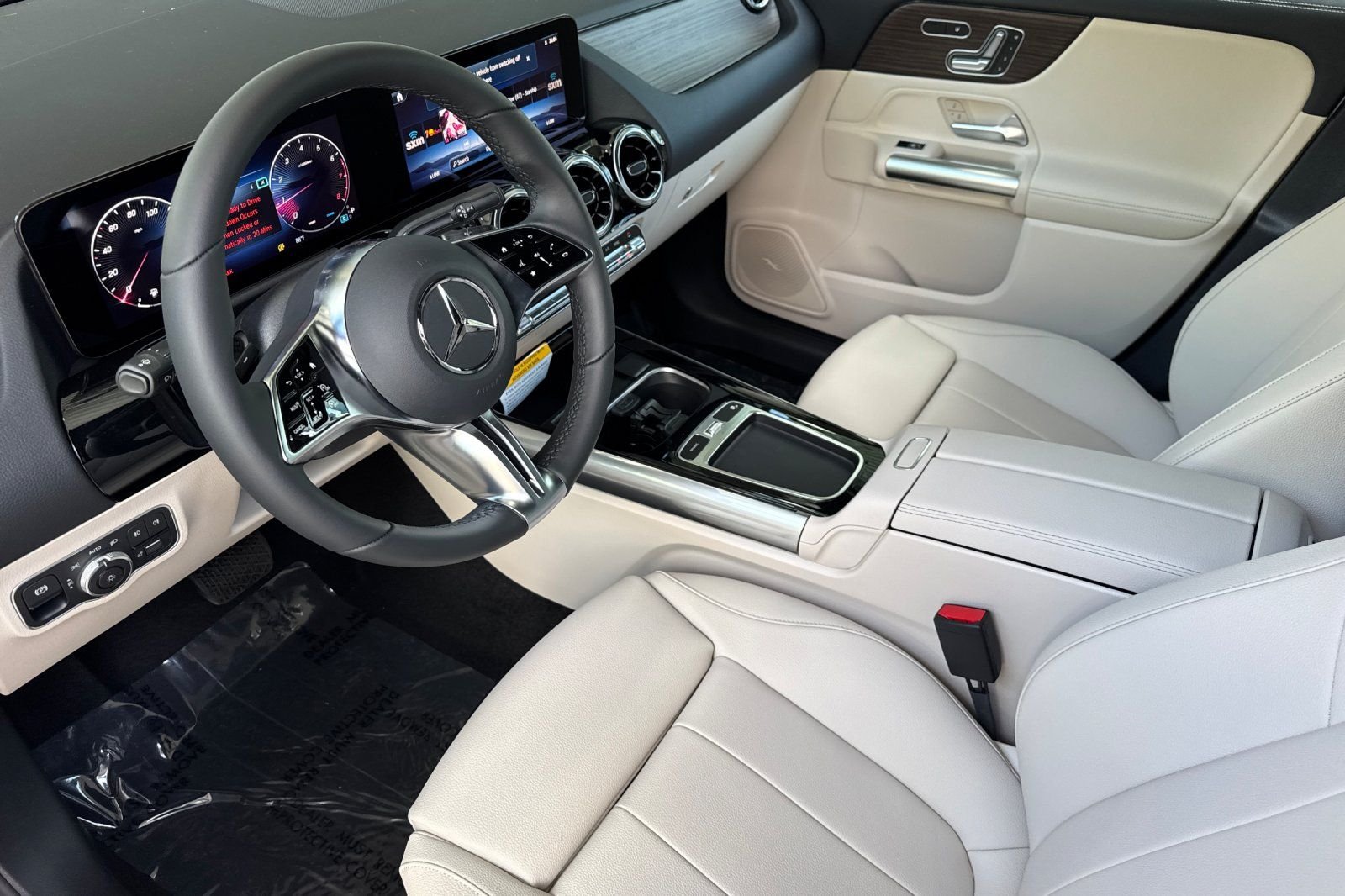 New 2026 Polar White Mercedes-Benz GLA 250 image 16