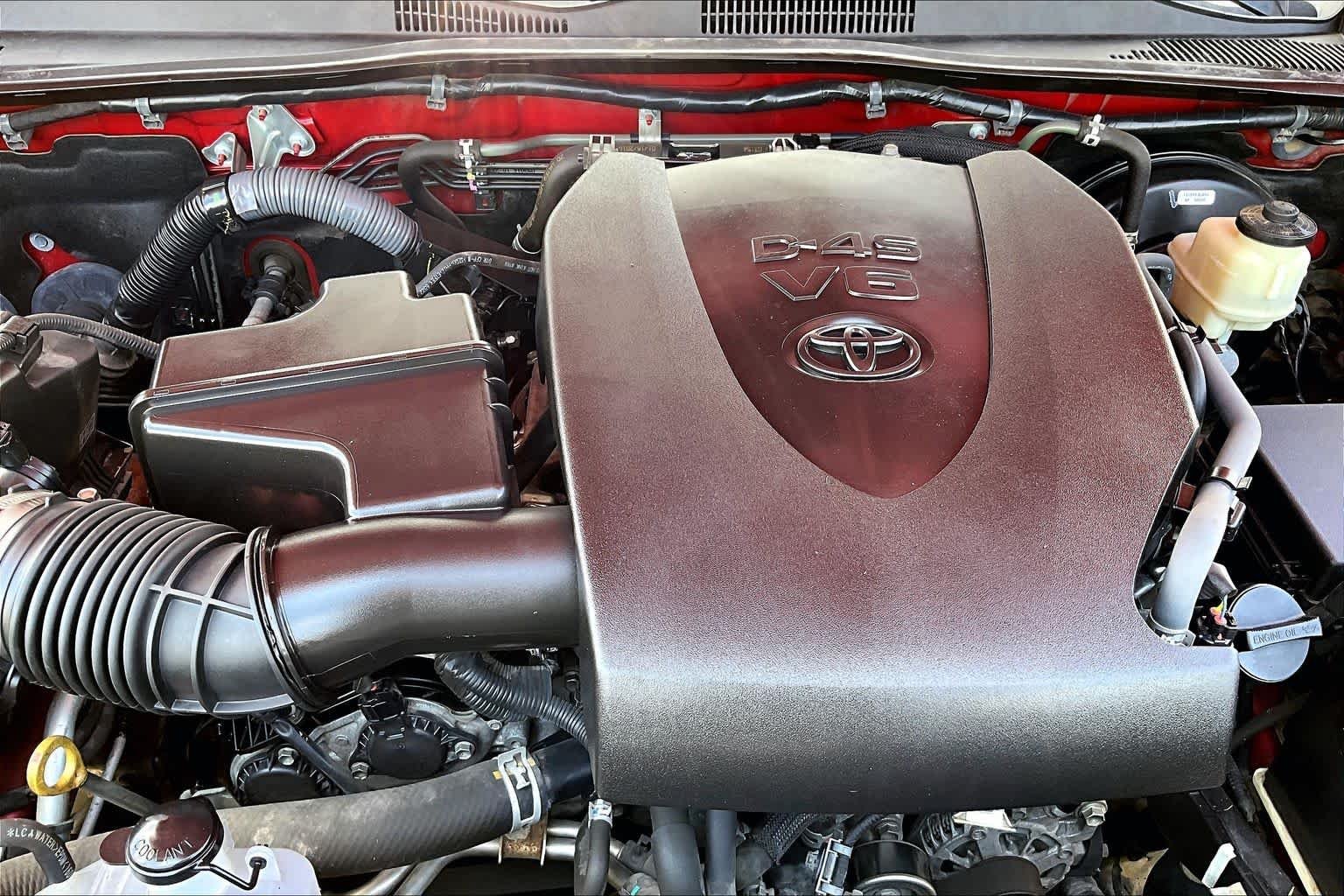 Used 2016 Barcelona Red Metallic Toyota SR5 image 32