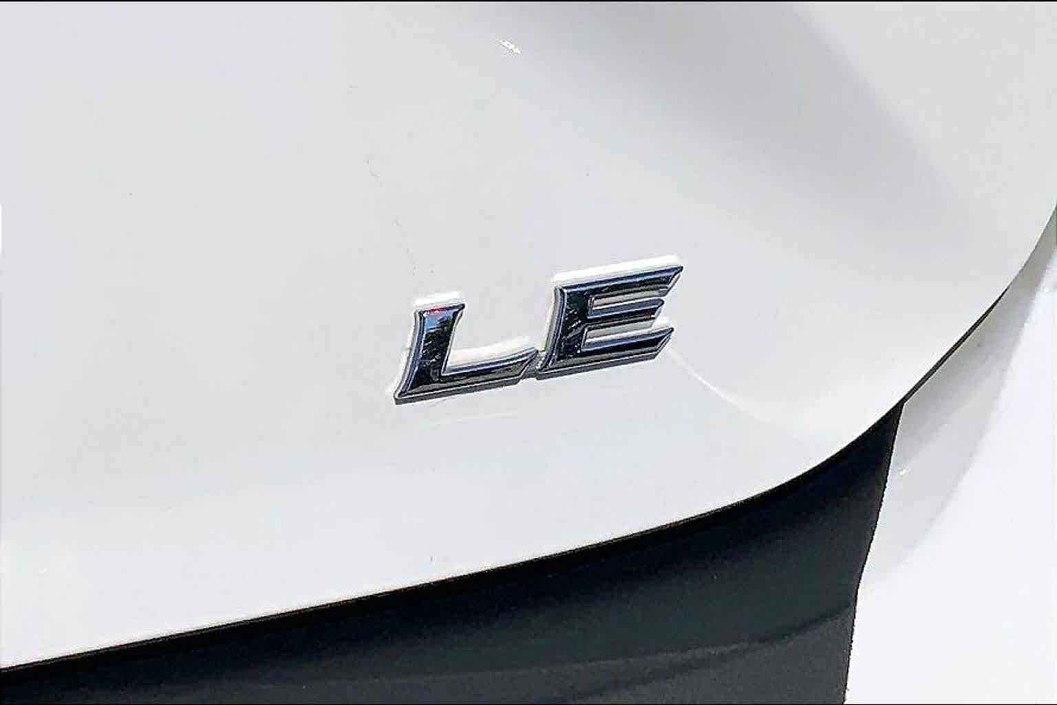 Used 2025 Ice Cap Toyota LE image 10