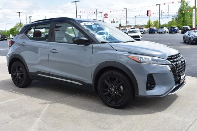 Used 2023 Gray Nissan SR image 4