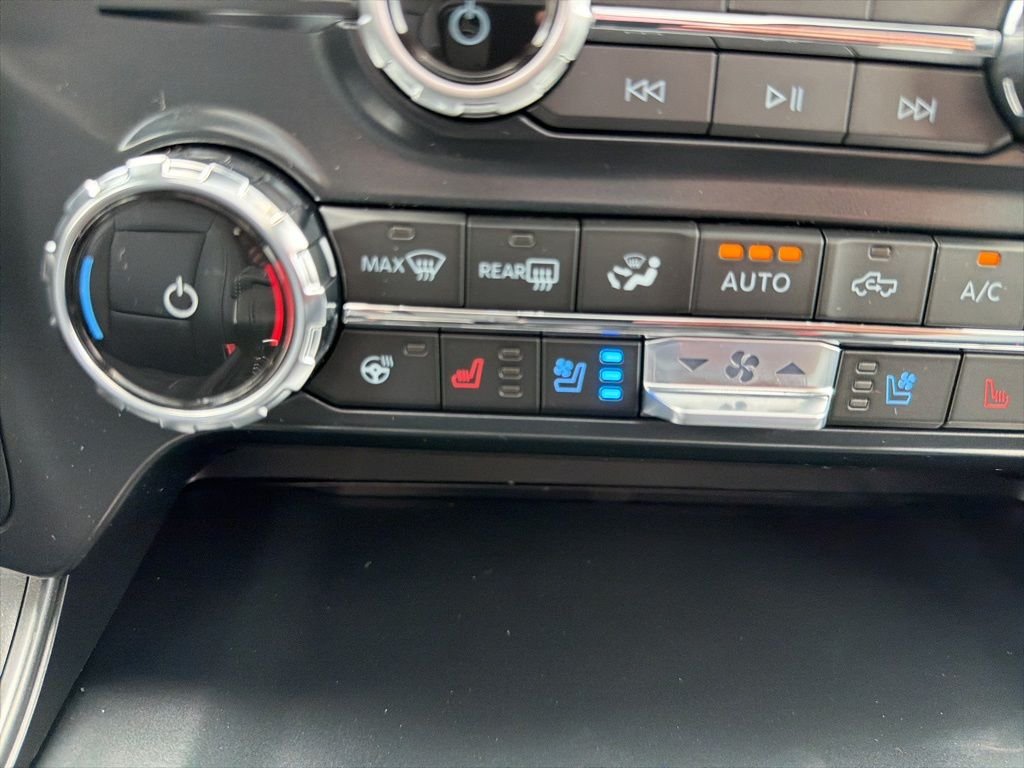 New 2026 Carbonized Gray Metallic Ford Lariat® image 32