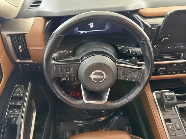 Used 2022 Silver Nissan Platinum image 28