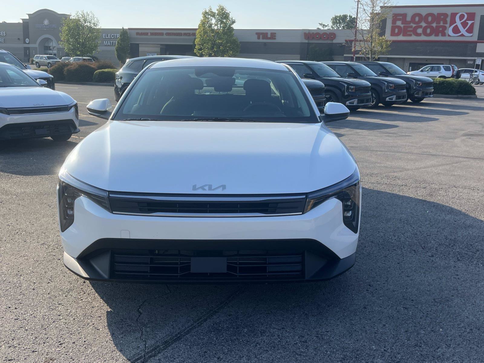 New 2026 Snow White Pearl Kia LXS image 8