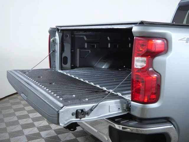 Used 2024 Gray Chevrolet LT image 9