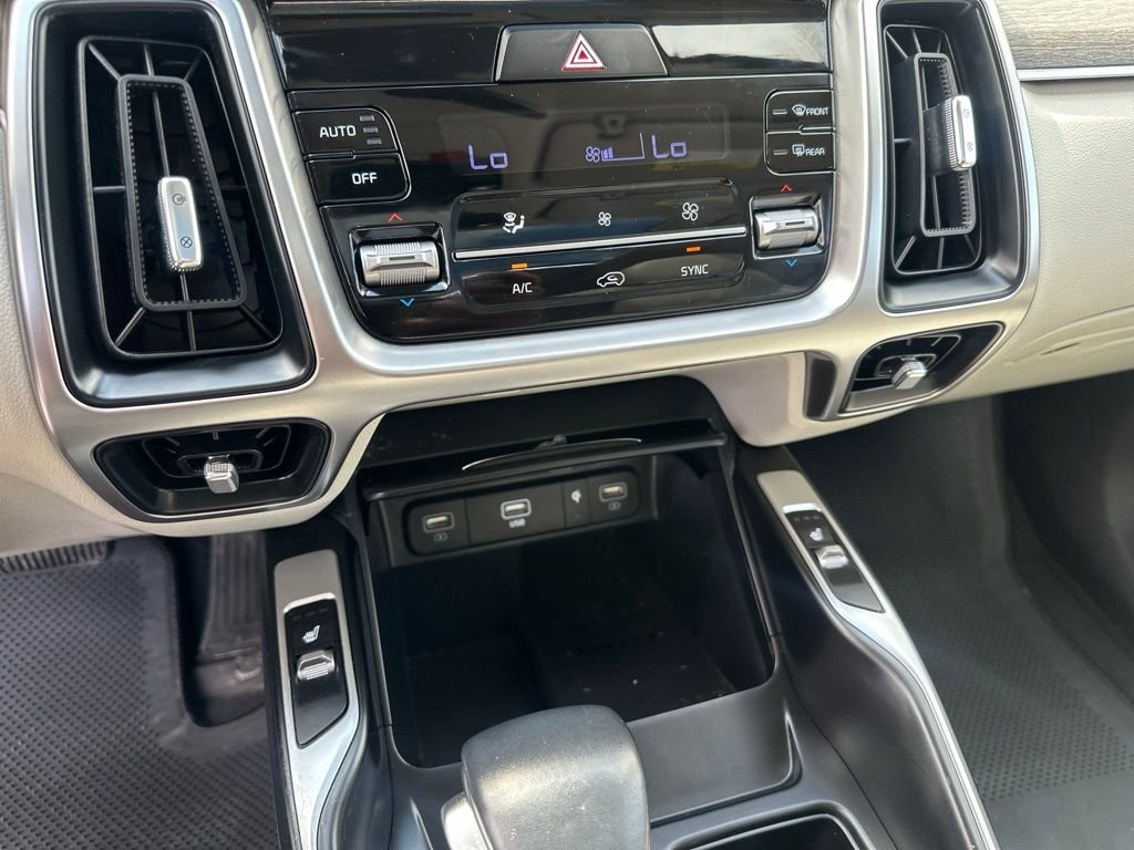 Certified Used 2023 Silver Kia X-Line S image 17