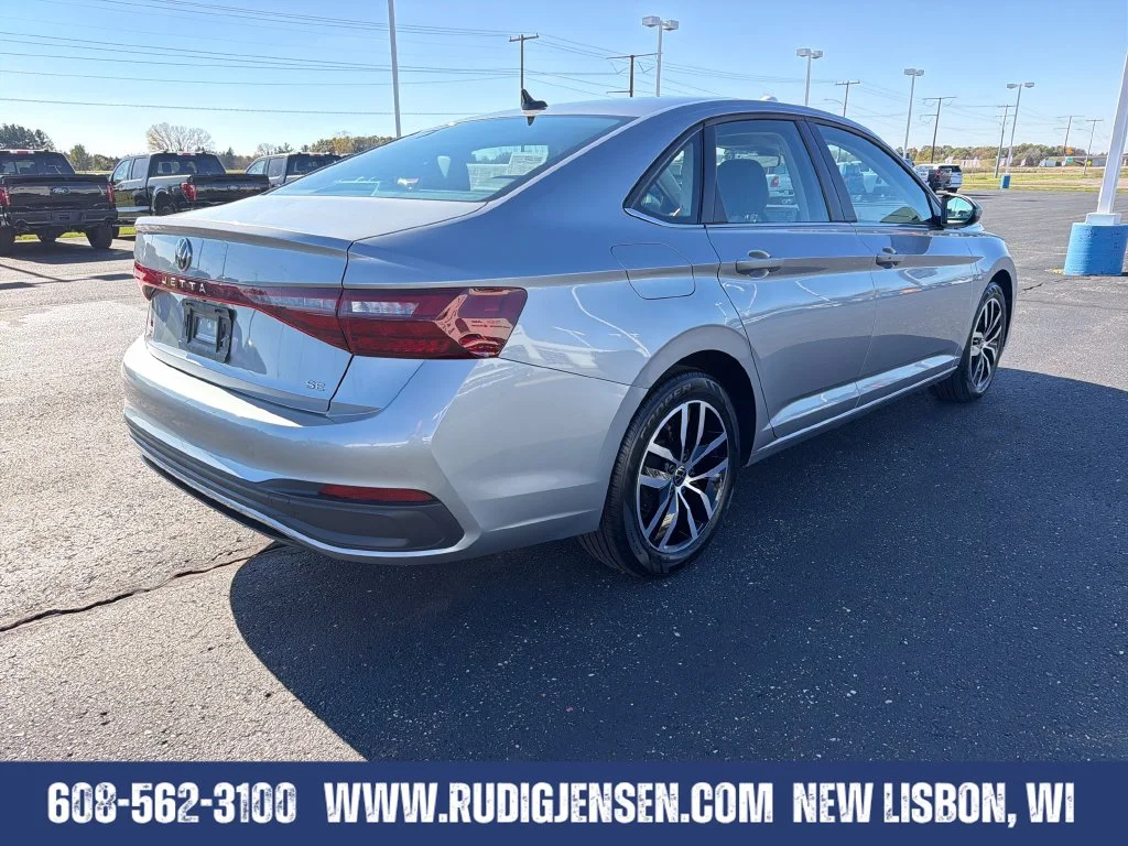 Used 2025 Gray Volkswagen 1.5T SE image 5