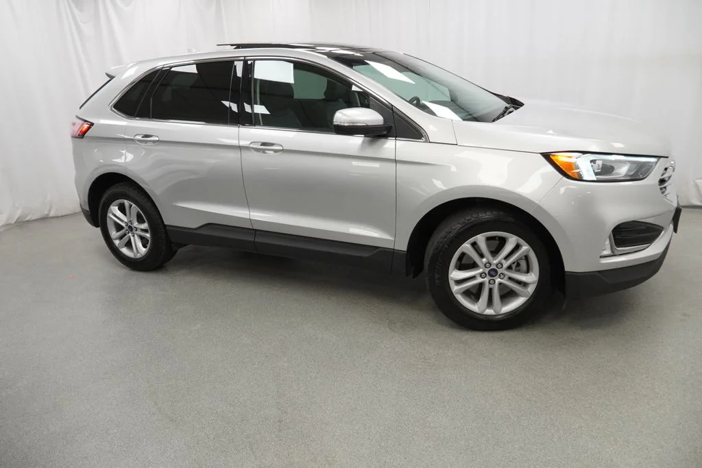 Used 2019 Silver Ford SEL image 10