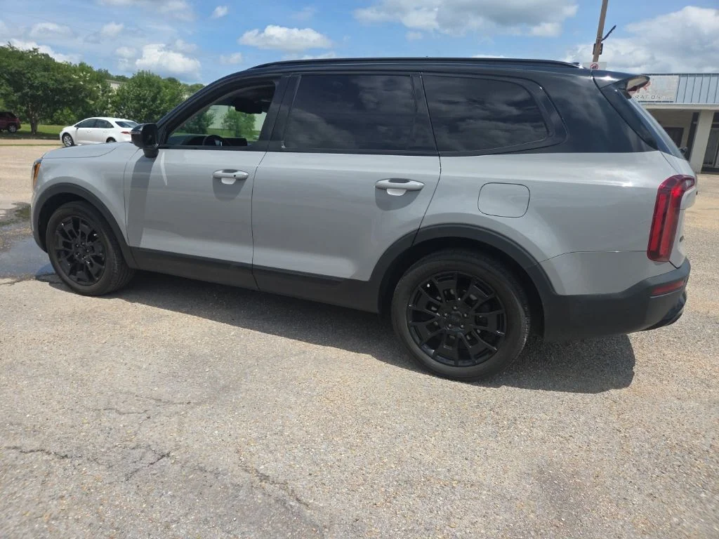 Used 2021 Gray Kia EX image 5