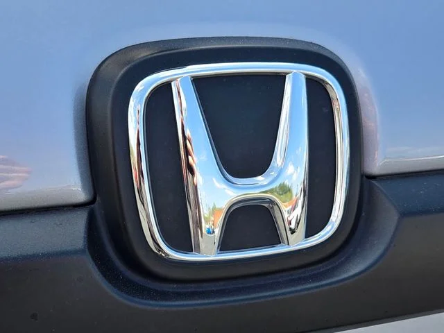 Used 2023 Silver Honda EX-L image 19