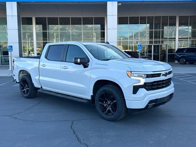 Used 2024 Summit White Chevrolet RST image 9