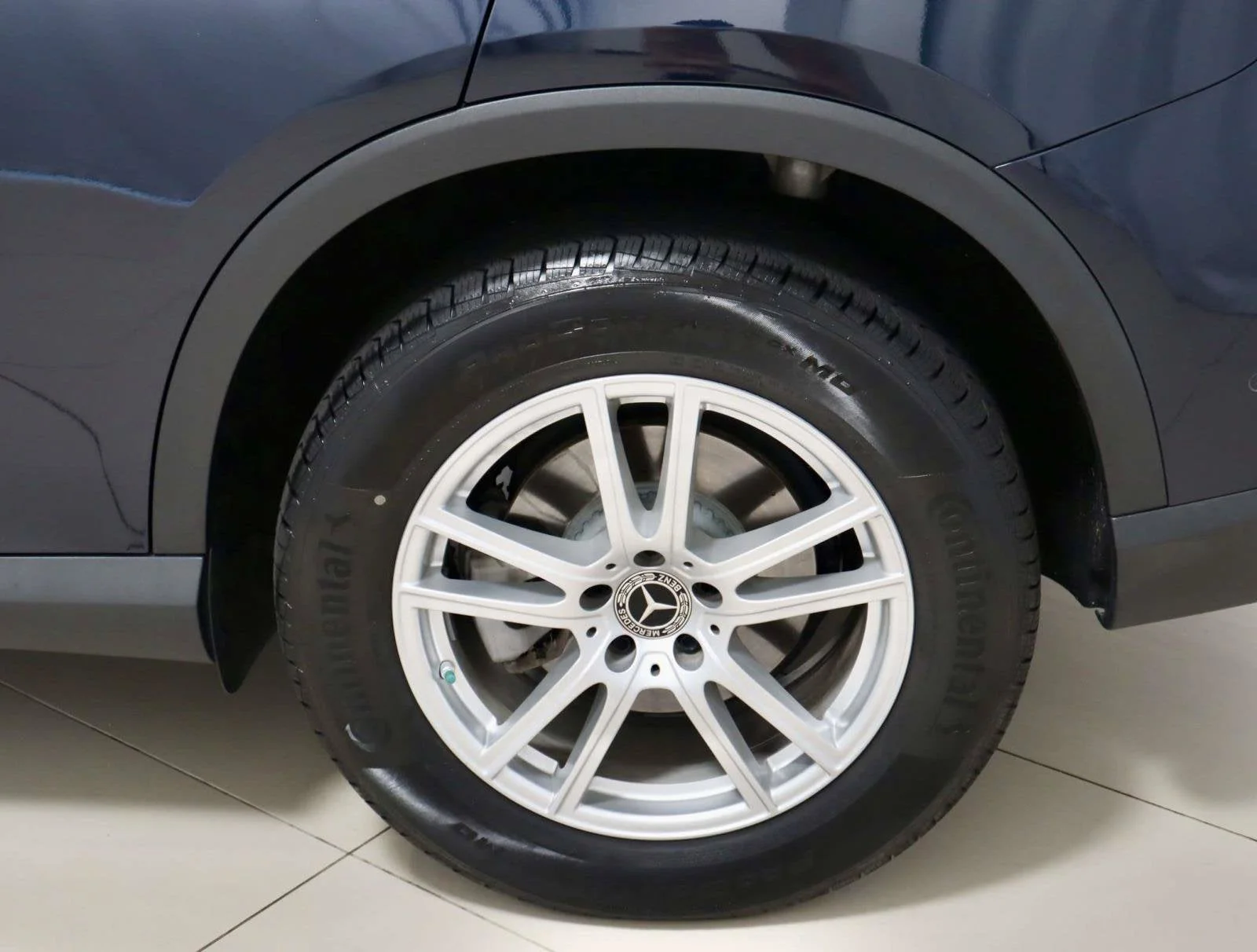 Used 2023 Nautical Blue Metallic Mercedes-Benz GLC 300 image 9