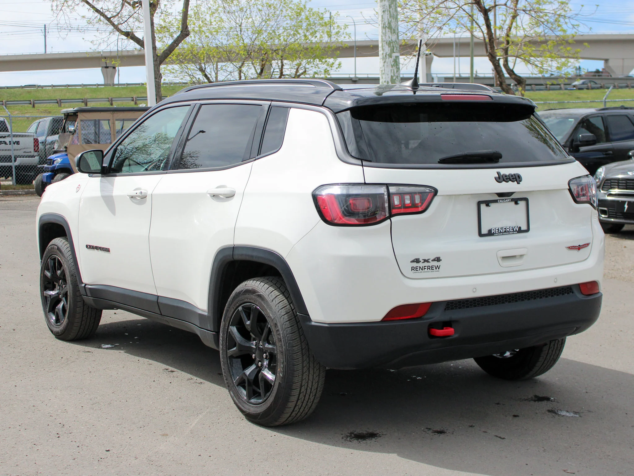 Certified Used 2021 White Jeep Trailhawk * Alpine | Panoramic Roof | Heated Seats | Off-Road Skid Plates | Apple CarPlay image 13