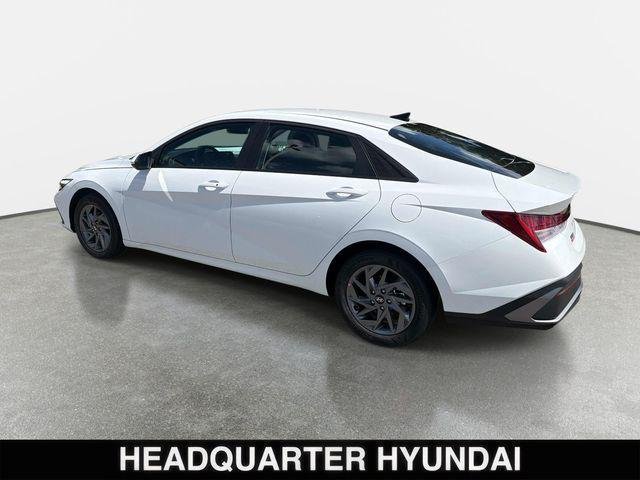 New 2026 White Hyundai Blue image 4