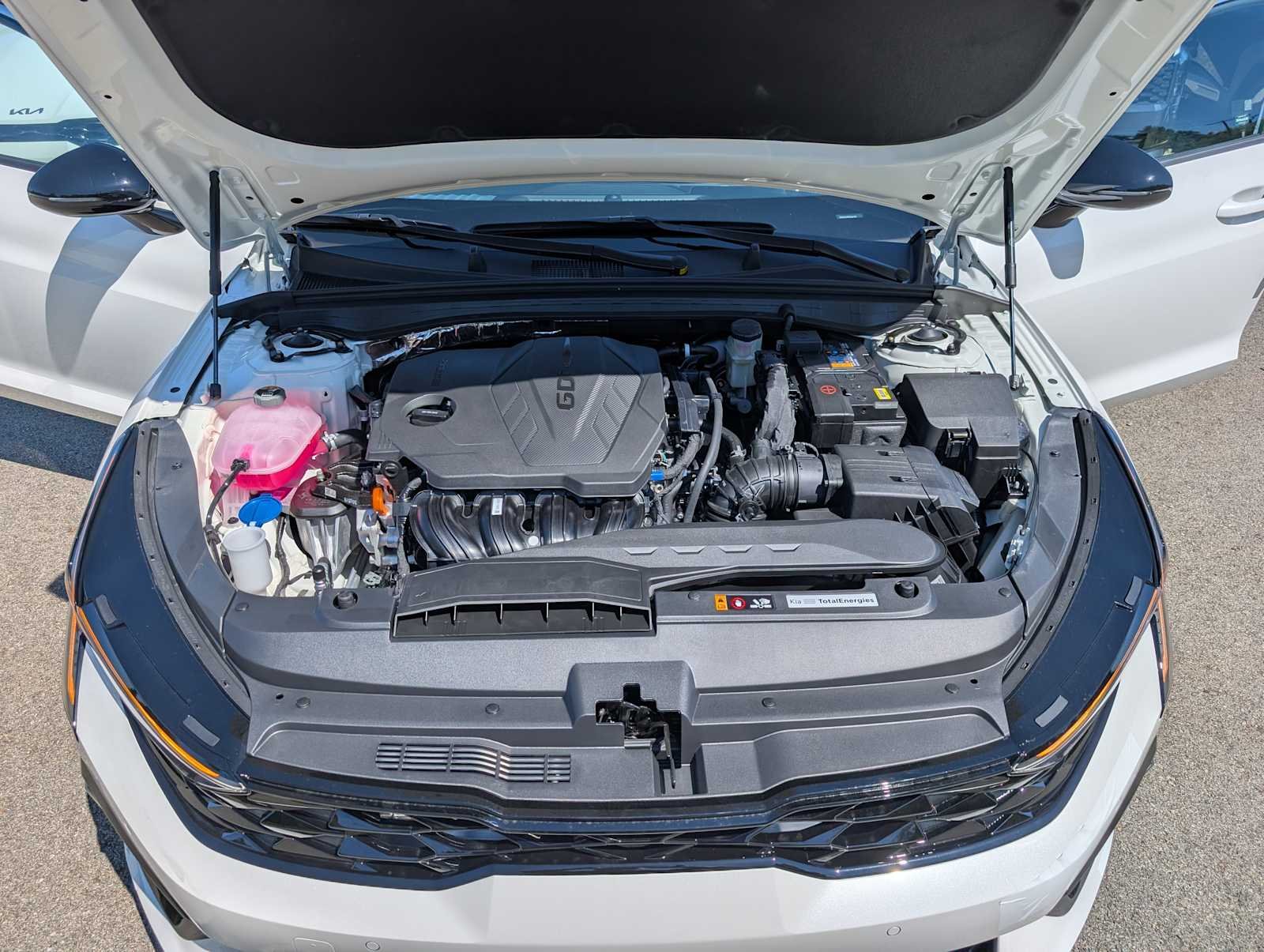 New 2026 Snow White Pearl Kia GT-Line image 11