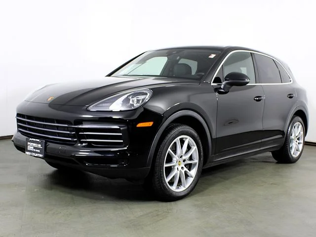 2023 Porsche Cayenne Platinum Edition's photo